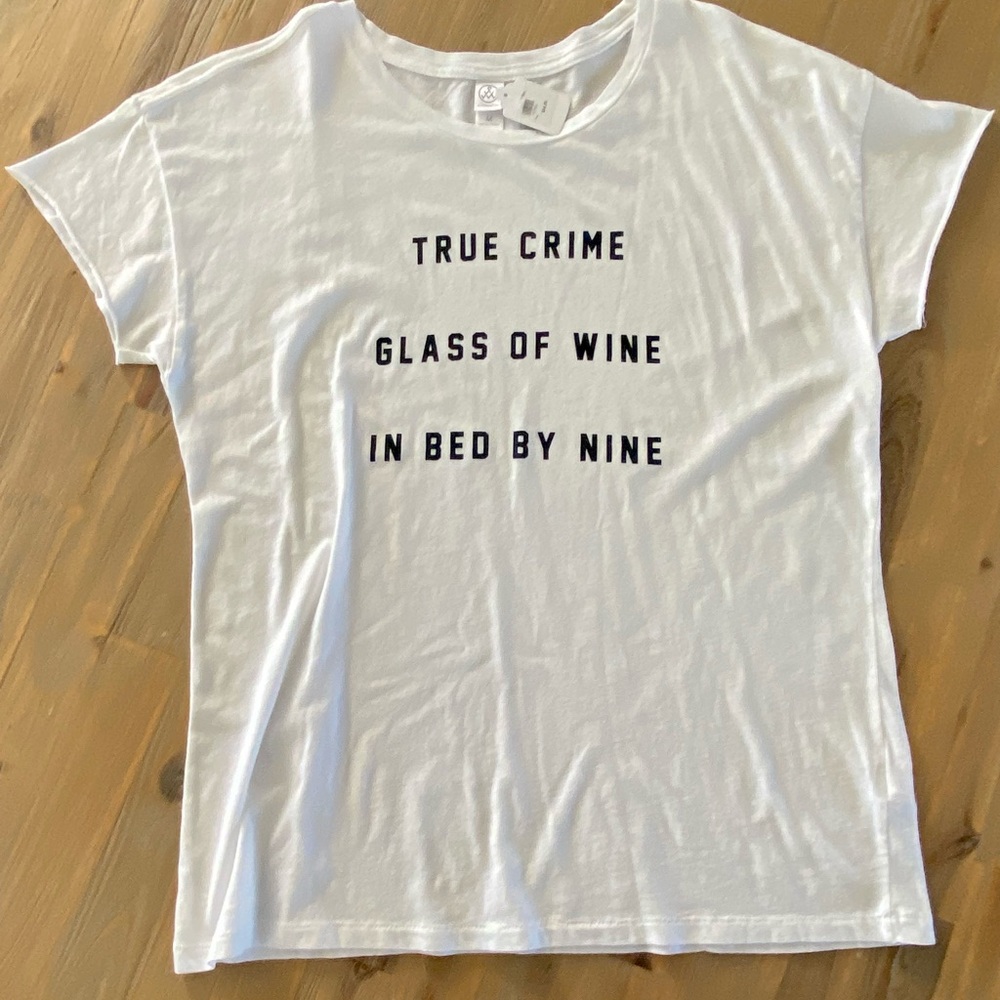 NWT, True Crime, Wine, Bed by 9 T-shirt, size M